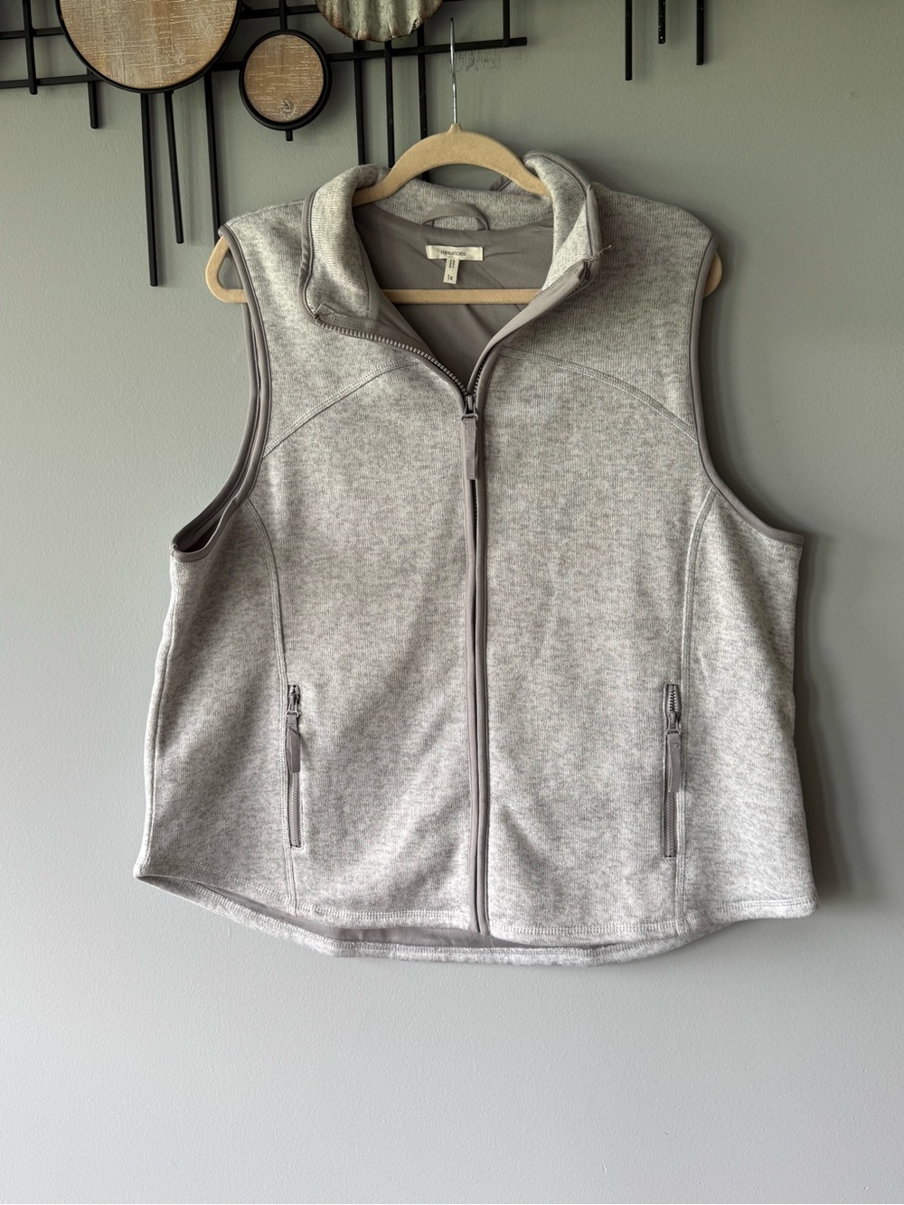 Maurice’s Gray Sleeveless Zip-Up Vest 1X